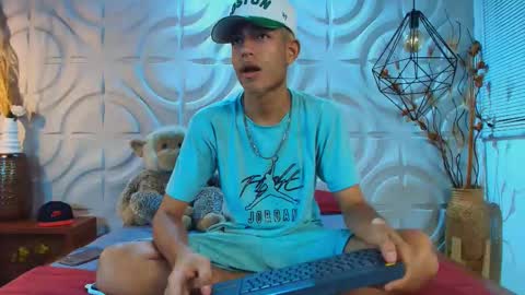 itszairen online show from March 25, 2026, 3:56 am