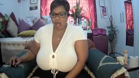 itumeleng74 online show from March 3, 2025, 12:16 pm