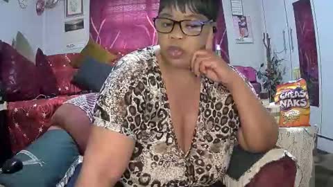 itumeleng74 online show from October 12, 2025, 5:12 pm