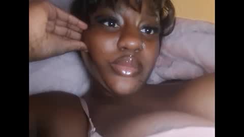 itzmocha online show from September 22, 2025, 2:35 am