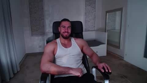 IvanHydee online show from March 4, 2026, 5:46 am