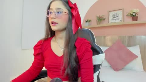 I V E T T E online show from April 17, 2026, 7:39 pm