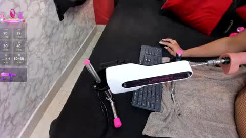 Ivis  online show from April 11, 2026, 1:37 pm