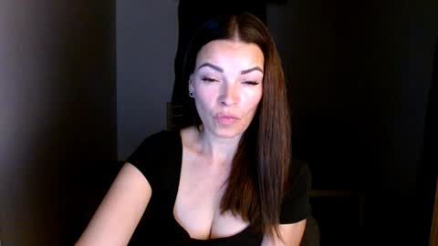 Lana online show from May 13, 2026, 9:44 pm