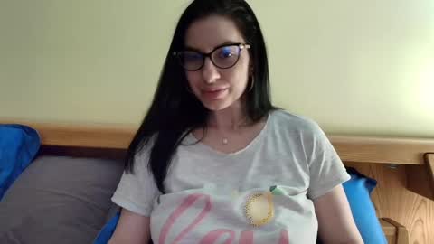 Snapshot of ivoryorchid chatting on January 10, 2025, 5:13 pm Ivory online show from January 10, 2025, 5:13 pm