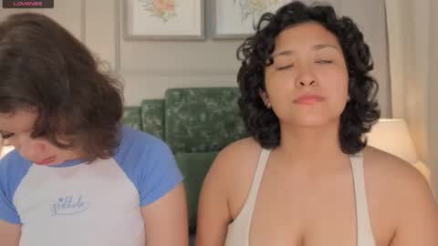 Ivy and Molly online show from December 12, 2024, 10:34 am