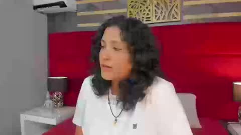 Ivy and Molly online show from September 12, 2025, 8:53 pm