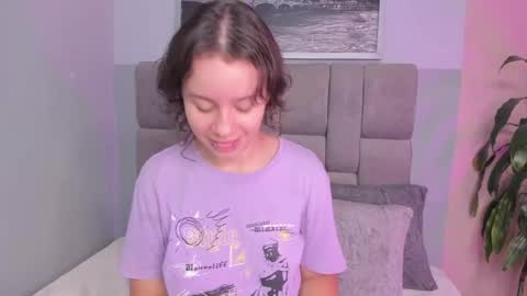 Ivy and Molly online show from September 19, 2025, 8:31 pm