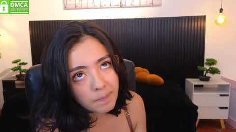 Snapshot of ivy_gail chatting on October 19, 2025, 5:52 am  IVY online show from October 19, 2025, 5:52 am