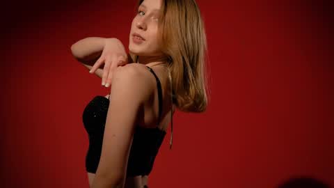 Snapshot of ivy_whyte chatting on February 21, 2025, 3:01 am Ivy online show from February 21, 2025, 3:01 am