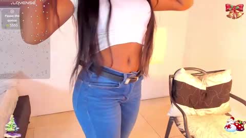 i v y  b l i s s online show from December 17, 2024, 4:21 pm