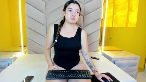 ivycollins_ar online show from May 13, 2026, 3:20 pm