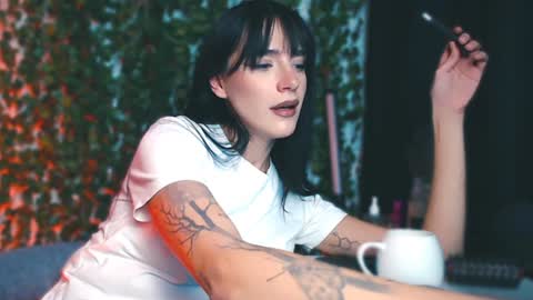 Snapshot of ivyjonson chatting on December 6, 2024, 2:17 pm Miss Ivy online show from December 6, 2024, 2:17 pm