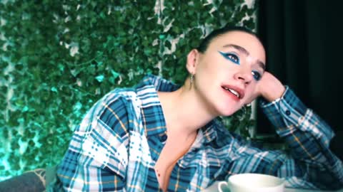 Snapshot of ivyjonson chatting on December 23, 2024, 2:13 am Miss Ivy online show from December 23, 2024, 2:13 am