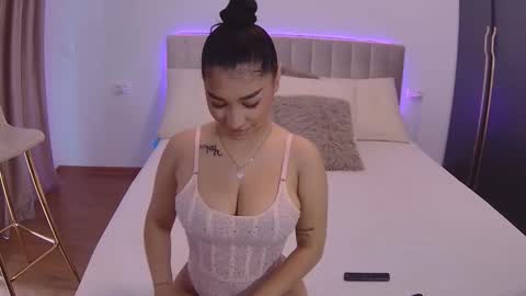 Snapshot of ivymonique chatting on September 24, 2025, 7:44 am ivymonique online show from September 24, 2025, 7:44 am