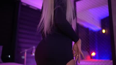 IvyRowa online show from September 8, 2025, 5:34 pm