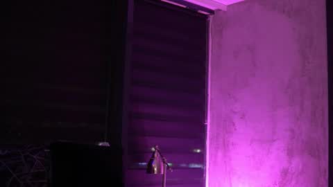 IvyRowa online show from November 15, 2025, 6:37 pm