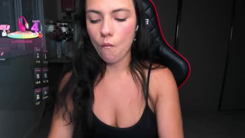 Ivvy online show from February 25, 2026, 9:02 pm