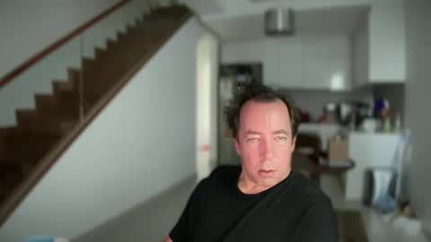 chat with me to find out online show from February 9, 2025, 3:32 am