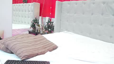 Snapshot of iwillfall_ chatting on December 15, 2024, 5:13 am Maxim online show from December 15, 2024, 5:13 am