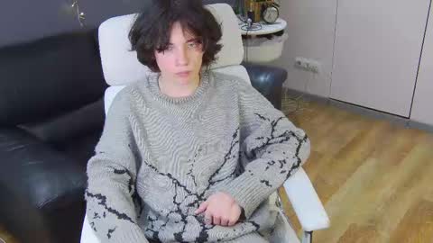 Snapshot of iwillfall_ chatting on February 21, 2025, 3:32 pm Maxim online show from February 21, 2025, 3:32 pm