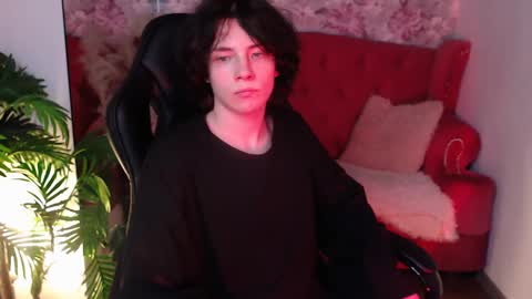 Snapshot of iwillfall_ chatting on March 4, 2025, 1:01 am Maxim online show from March 4, 2025, 1:01 am