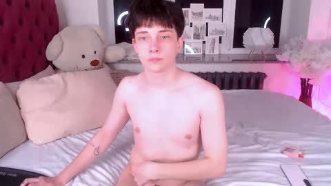 Maxim online show from March 5, 2026, 2:40 am