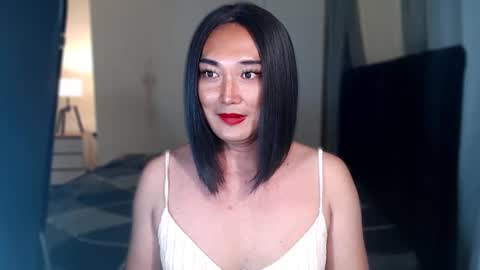 iya_hermosa online show from March 4, 2026, 12:33 pm