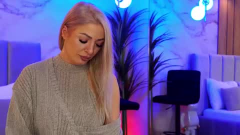 izabelle_02 online show from March 4, 2026, 5:13 am