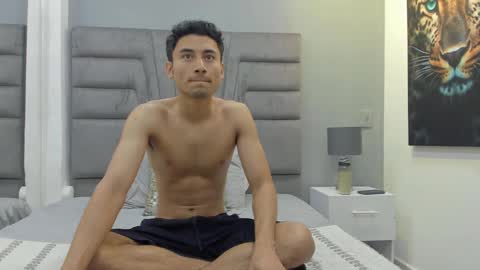 Snapshot of izato chatting on February 22, 2025, 11:24 am izato online show from February 22, 2025, 11:24 am