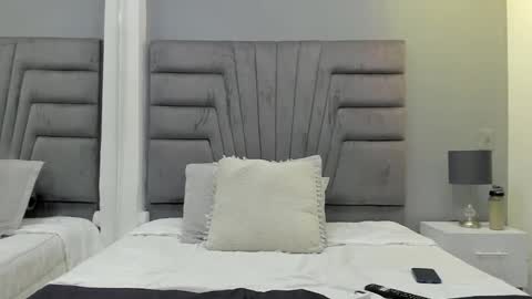 Snapshot of izato chatting on February 24, 2025, 11:10 am izato online show from February 24, 2025, 11:10 am