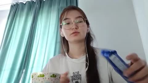 Mia online show from July 4, 2026, 7:14 am