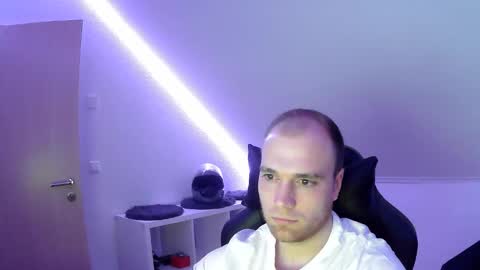 here4y online show from February 17, 2026, 7:20 pm