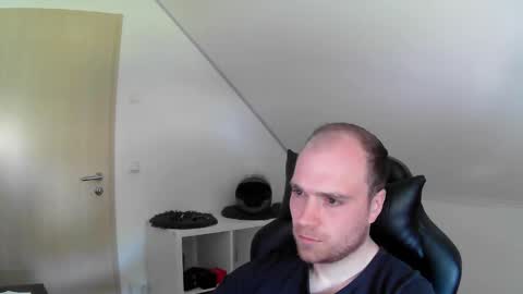 here4y online show from April 8, 2026, 8:47 am