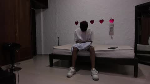 Snapshot of j_martony chatting on September 29, 2025, 12:43 pm j_martony online show from September 29, 2025, 12:43 pm