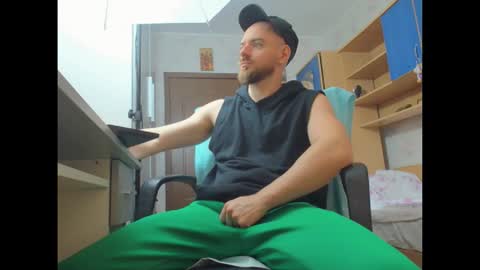 Snapshot of jaceblaze chatting on October 22, 2025, 4:35 am Jace online show from October 22, 2025, 4:35 am
