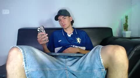 INDEPENDENT MODEL online show from December 20, 2024, 1:11 pm