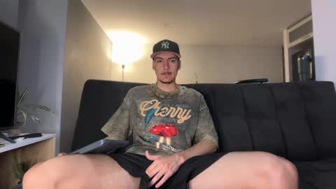 INDEPENDENT MODEL online show from December 3, 2025, 10:24 am