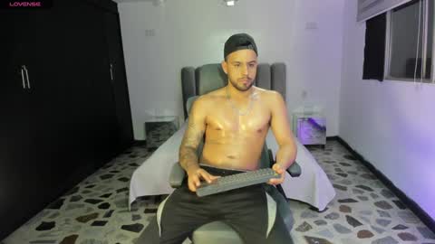 Snapshot of jackblanco_ chatting on December 28, 2024, 3:26 am Jack White online show from December 28, 2024, 3:26 am