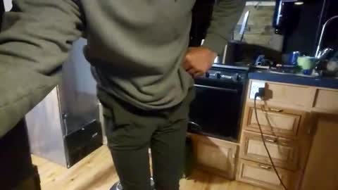 Dess online show from November 7, 2025, 4:45 am