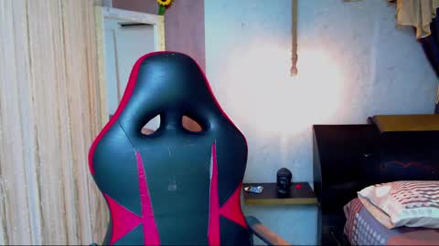 JAKSON online show from April 14, 2026, 9:37 am