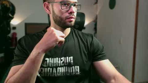 Snapshot of jacobt77 chatting on December 4, 2025, 11:46 pm Jacob online show from December 4, 2025, 11:46 pm