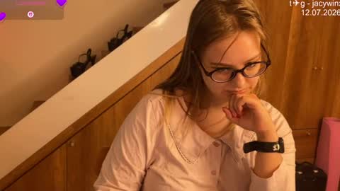 jacywinslat online show from July 12, 2026, 9:11 am