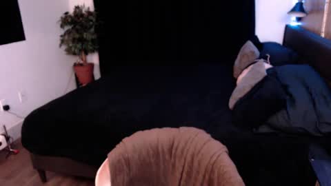 Jade online show from September 29, 2025, 1:55 am