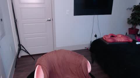 Jade online show from November 19, 2025, 6:46 am