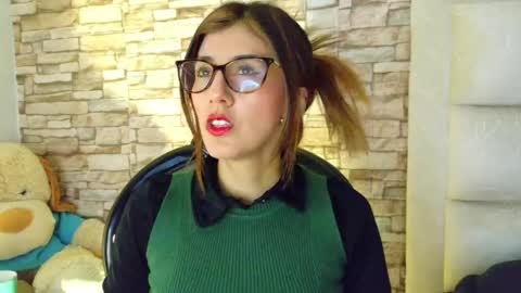 jade white  online show from May 29, 2026, 12:58 pm