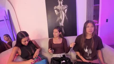 Snapshot of jade_ws chatting on November 11, 2025, 2:22 am Jade online show from November 11, 2025, 2:22 am