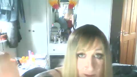 Jademinx online show from February 20, 2025, 11:53 am