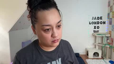 Snapshot of jadelondonxo chatting on February 27, 2025, 2:54 pm Jade online show from February 27, 2025, 2:54 pm