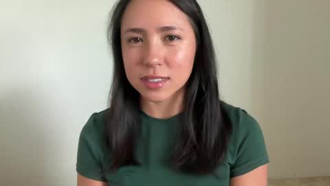 Snapshot of jadelove_ chatting on April 22, 2026, 7:48 pm Jade Love online show from April 22, 2026, 7:48 pm
